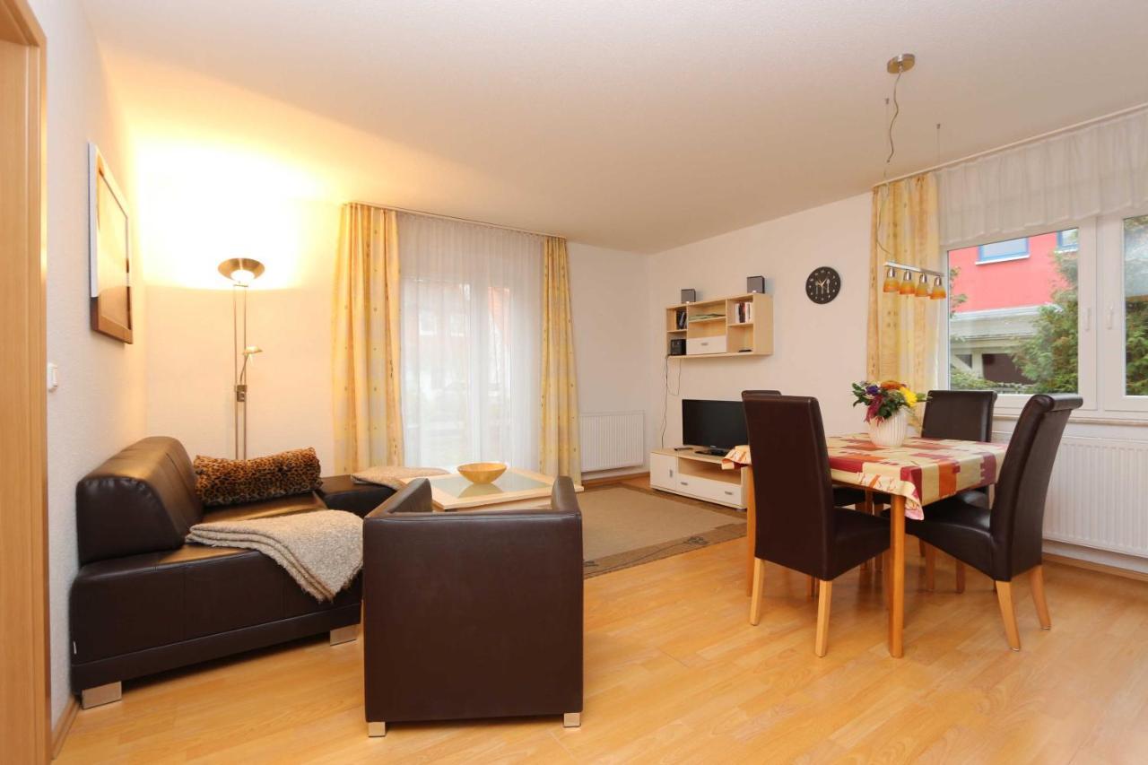 Ferienhaus Ahorn Mit Garten In ツィノヴィッツ エクステリア 写真
