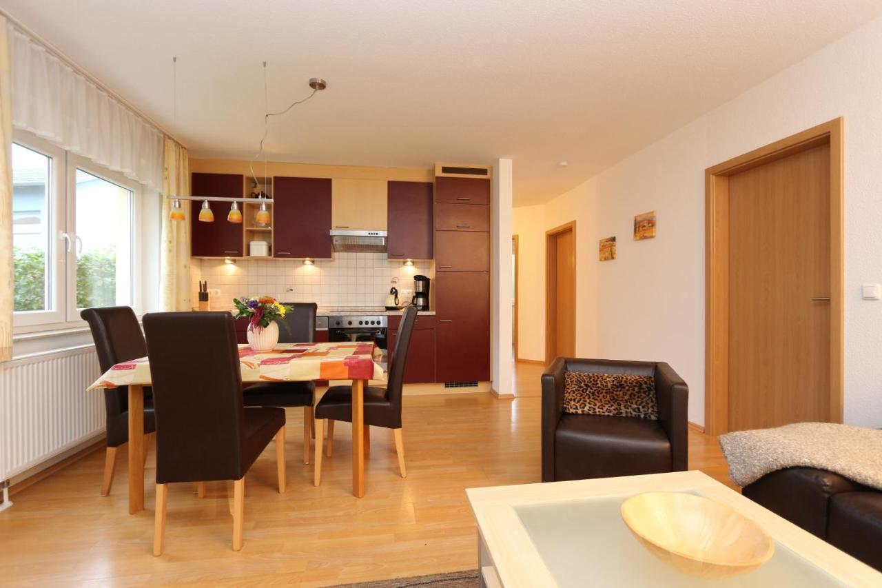 Ferienhaus Ahorn Mit Garten In ツィノヴィッツ エクステリア 写真