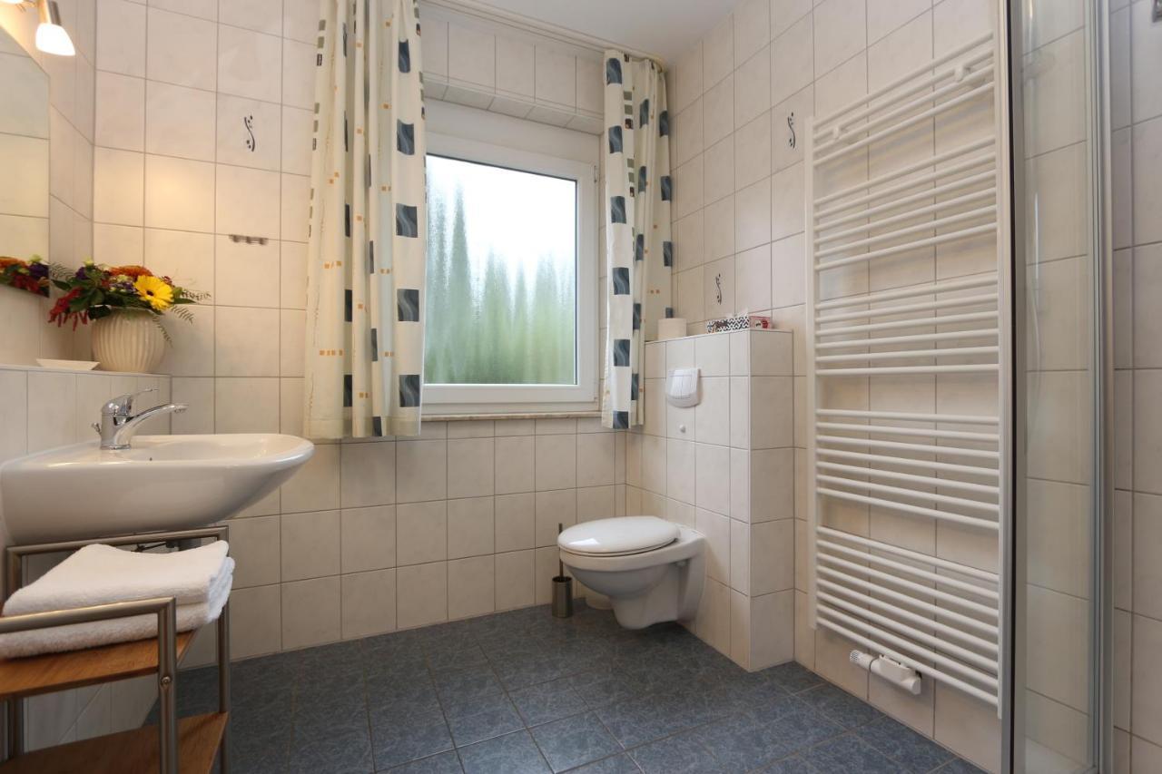 Ferienhaus Ahorn Mit Garten In ツィノヴィッツ エクステリア 写真